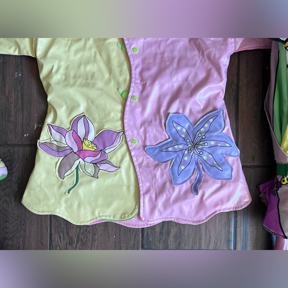 Kidorable Lotus Flower Rainwear Set 4T - Picture 9 of 11